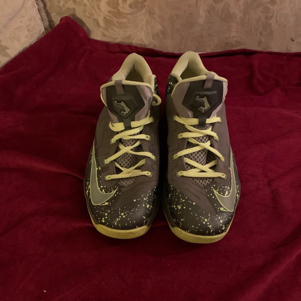 LeBron 11 Nike men’s athletic shoes. Very good condition, barely worn. Size 13.